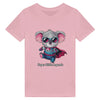 T-shirt enfant bio personnalisable avec le dessin d'un super koala. Idéal pour les enfants aimant les animaux, ce t-shirt en coton biologique est une toile parfaite pour exprimer leur créativité avec des designs uniques.