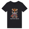 T-shirt enfant bio personnalisable avec un super dessin de tigre, idéal pour les petits aventuriers. Personnalisation disponible pour un cadeau unique et original